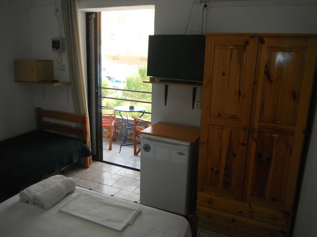 Orfeas Rooms Vasiliki Oda fotoğraf